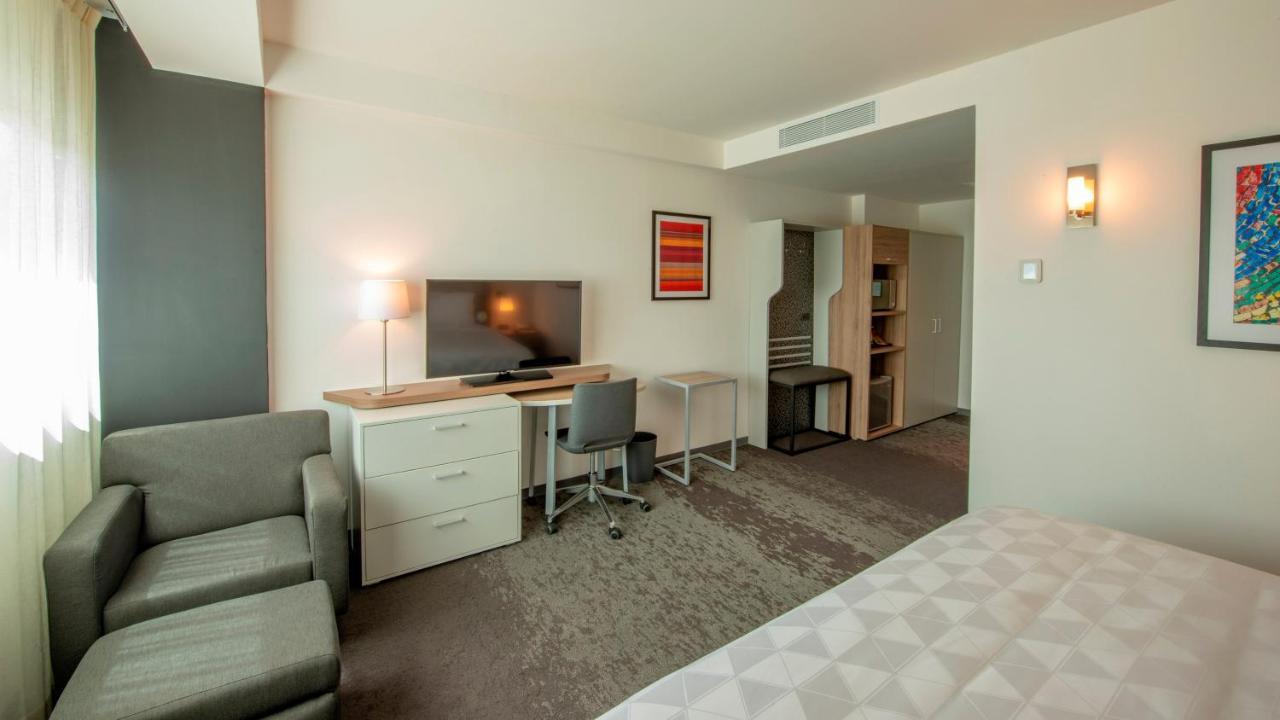 Holiday Inn & Suites - Merida La Isla By Ihg Eksteriør billede